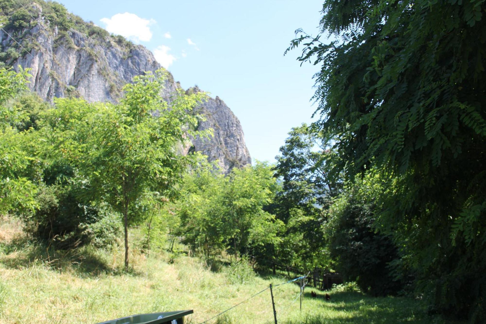 Comfortable Village In With Access To Large Garden With Beautiful Views Appartement Barbieres