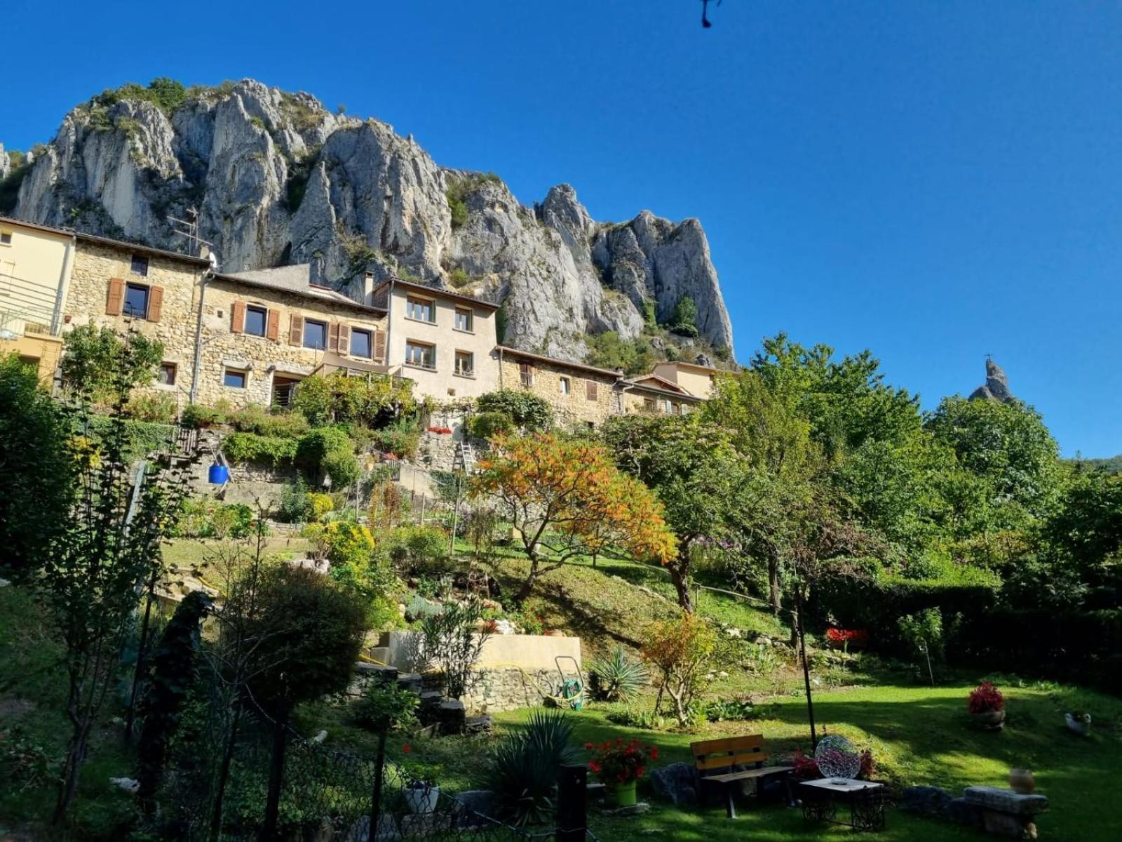 Appartement Comfortable Village In With Access To Large Garden With Beautiful Views